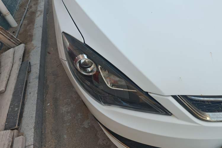 Used Chery Fengyun 2 2015 1.5L Manual New Edition Right Front Headlight