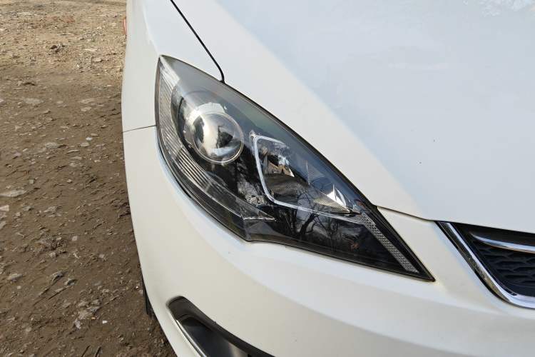 Used Chery Fengyun 2 2015 1.5L Manual New Edition Right Front Headlight