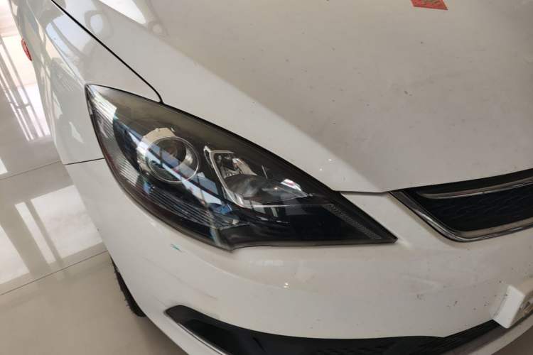 Used Chery Fengyun 2 2015 1.5L Manual New Edition Right Front Headlight