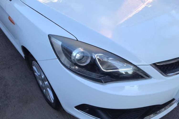 Used Chery Fengyun 2 2015 1.5L Manual New Edition Right Front Headlight