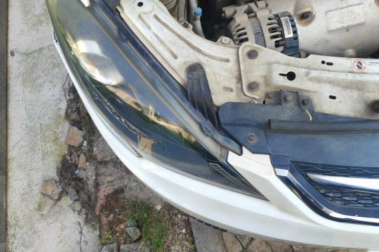 Used Chery Fengyun 2 2015 1.5L Manual New Edition Right Front Headlight