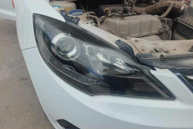 Used Chery Fengyun 2 2015 1.5L Manual New Edition Right Front Headlight