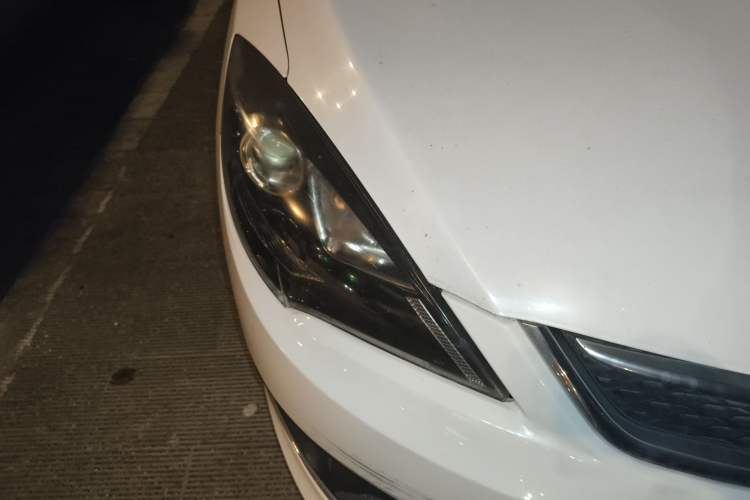 Used Chery Fengyun 2 2015 1.5L Manual New Edition Right Front Headlight