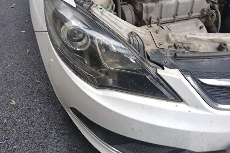 Used Chery Fengyun 2 2015 1.5L Manual New Edition Right Front Headlight