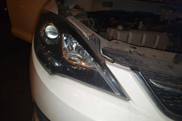 Used Chery Fengyun 2 2015 1.5L Manual New Edition Right Front Headlight