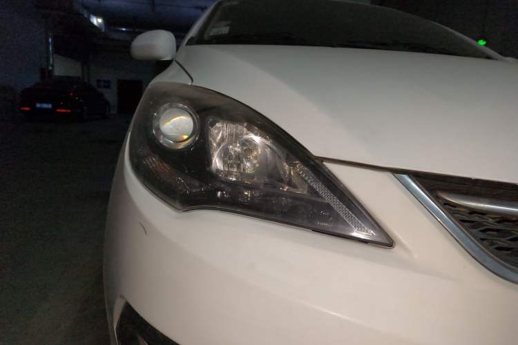 Used Chery Fengyun 2 2015 1.5L Manual New Edition Right Front Headlight