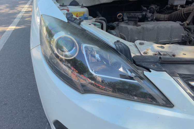 Used Chery Fengyun 2 2015 1.5L Manual New Edition Right Front Headlight