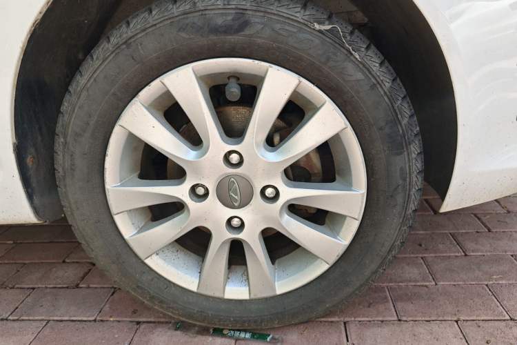 Used Chery Fengyun 2 2015 1.5L Manual New Edition Right Front Wheel Hub