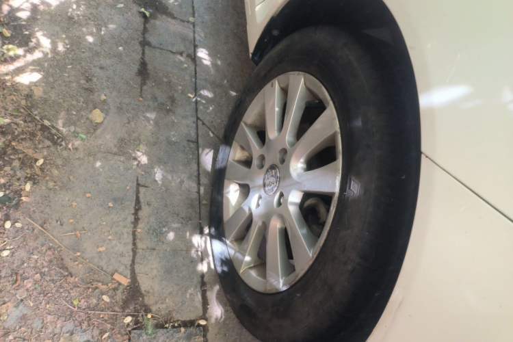 Used Chery Fengyun 2 2015 1.5L Manual New Edition Right Front Wheel Hub