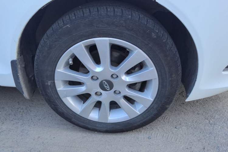 Used Chery Fengyun 2 2015 1.5L Manual New Edition Right Front Wheel Hub