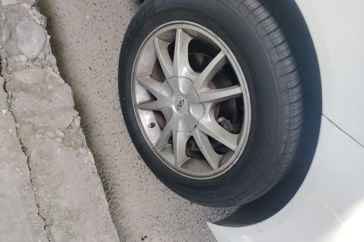 Used Chery Fengyun 2 2015 1.5L Manual New Edition Right Front Wheel Hub