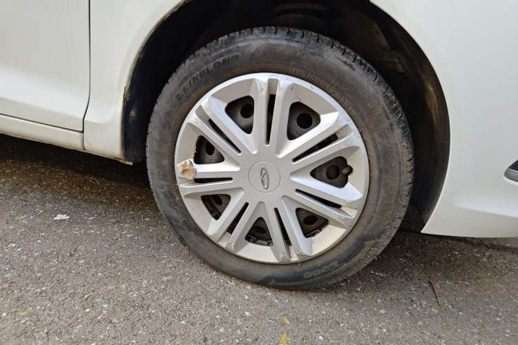 Used Chery Fengyun 2 2015 1.5L Manual New Edition Right Front Wheel Hub