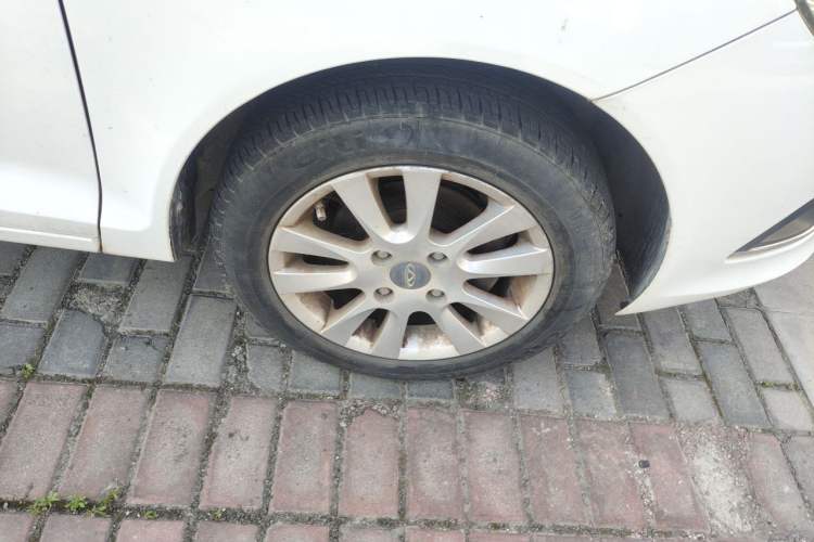 Used Chery Fengyun 2 2015 1.5L Manual New Edition Right Front Wheel Hub