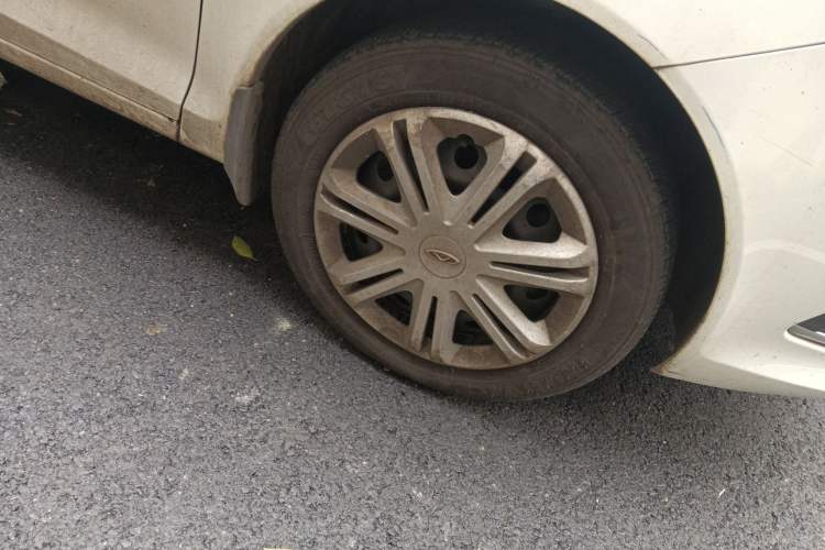 Used Chery Fengyun 2 2015 1.5L Manual New Edition Right Front Wheel Hub