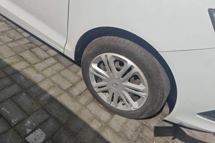 Used Chery Fengyun 2 2015 1.5L Manual New Edition Right Front Wheel Hub