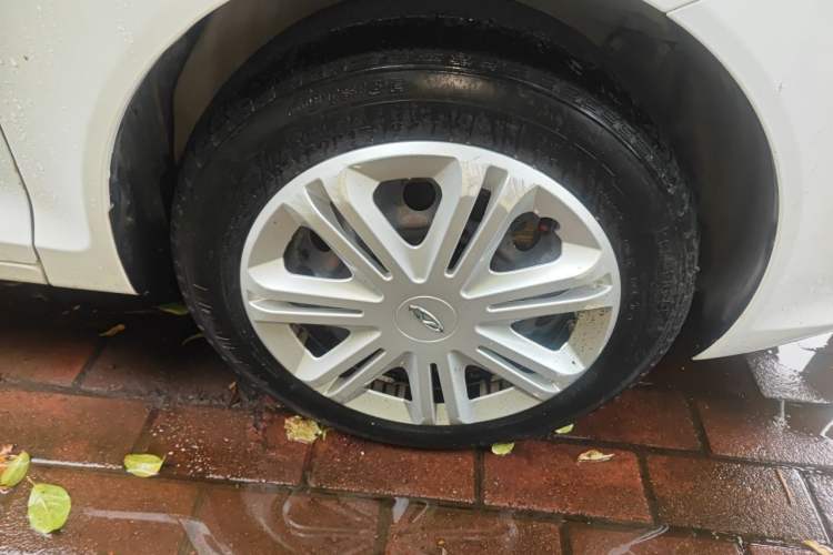 Used Chery Fengyun 2 2015 1.5L Manual New Edition Right Front Wheel Hub