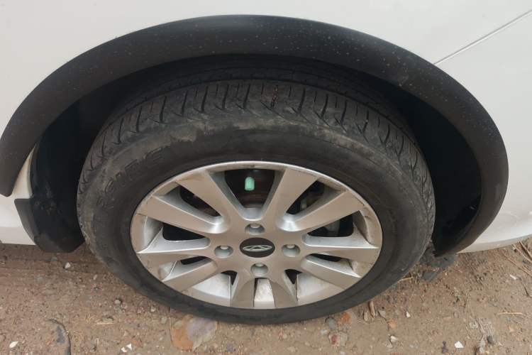 Used Chery Fengyun 2 2015 1.5L Manual New Edition Right Front Wheel Hub