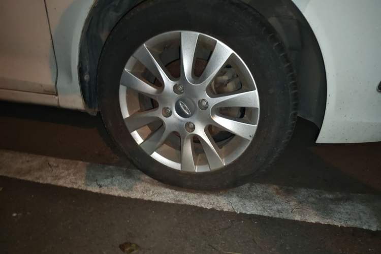 Used Chery Fengyun 2 2015 1.5L Manual New Edition Right Front Wheel Hub