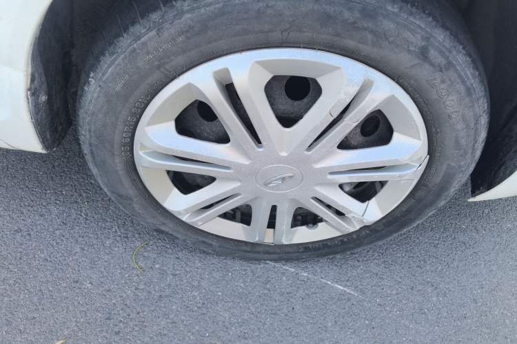 Used Chery Fengyun 2 2015 1.5L Manual New Edition Right Front Wheel Hub
