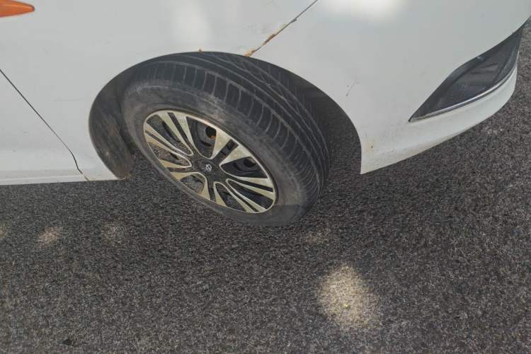 Used Chery Fengyun 2 2015 1.5L Manual New Edition Right Front Wheel Hub