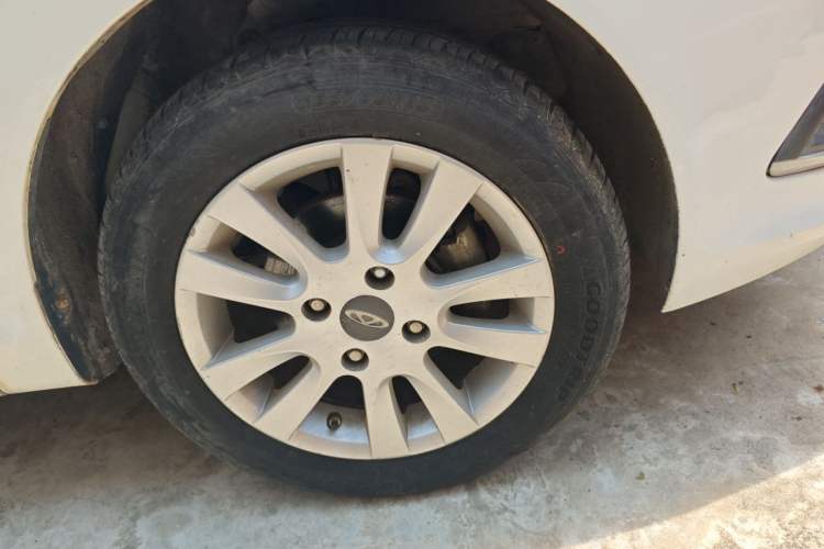 Used Chery Fengyun 2 2015 1.5L Manual New Edition Right Front Wheel Hub