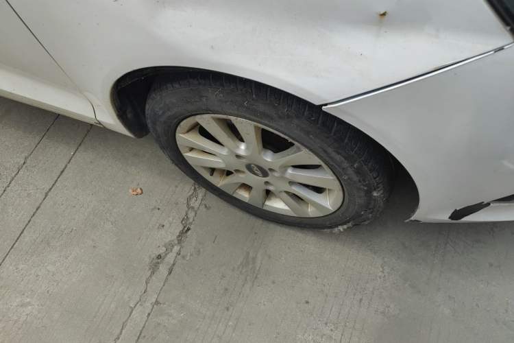 Used Chery Fengyun 2 2015 1.5L Manual New Edition Right Front Wheel Hub
