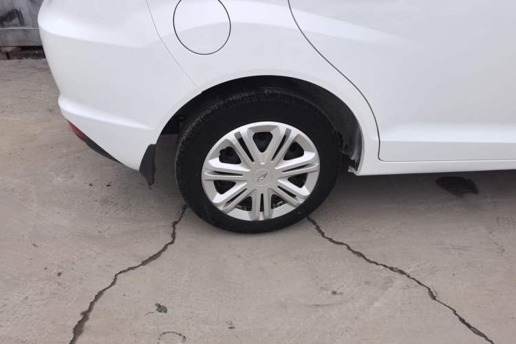 Used Chery Fengyun 2 2015 1.5L Manual New Edition Right Rear Wheel Hub