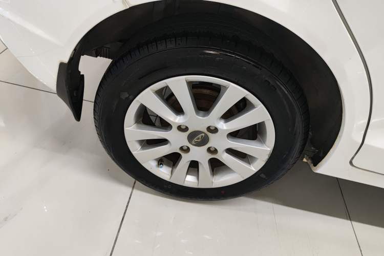 Used Chery Fengyun 2 2015 1.5L Manual New Edition Right Rear Wheel Hub