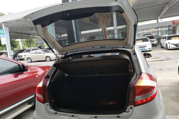 Used Chery Fengyun 2 2015 1.5L Manual New Edition Trunk