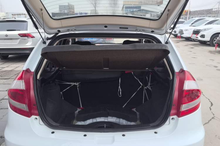 Used Chery Fengyun 2 2015 1.5L Manual New Edition Trunk