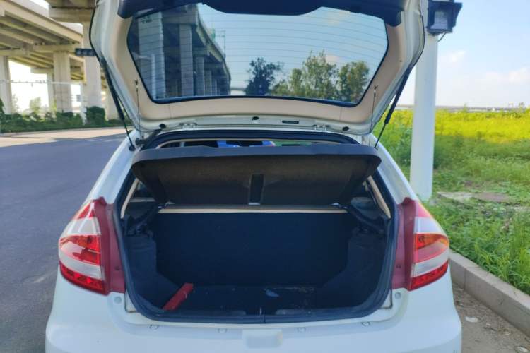 Used Chery Fengyun 2 2015 1.5L Manual New Edition Trunk