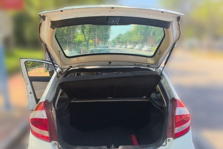 Used Chery Fengyun 2 2015 1.5L Manual New Edition Trunk