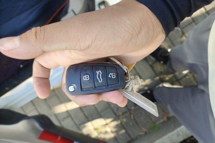Used Chery Fengyun 2 2015 1.5L Manual New Edition Vehicle Key