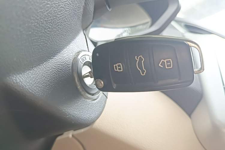Used Chery Fengyun 2 2015 1.5L Manual New Edition Vehicle Key