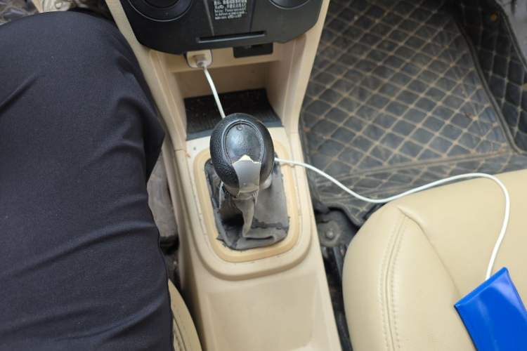 Used Chery Fengyun 2 2015 1.5L Manual New Edition Gear Lever