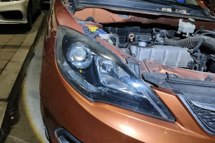 Used Chery Fengyun 2 2015 1.5L Manual New Edition Right Front Headlight
