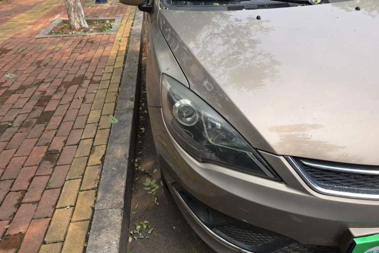 Used Chery Fengyun 2 2015 1.5L Manual New Edition Right Front Headlight