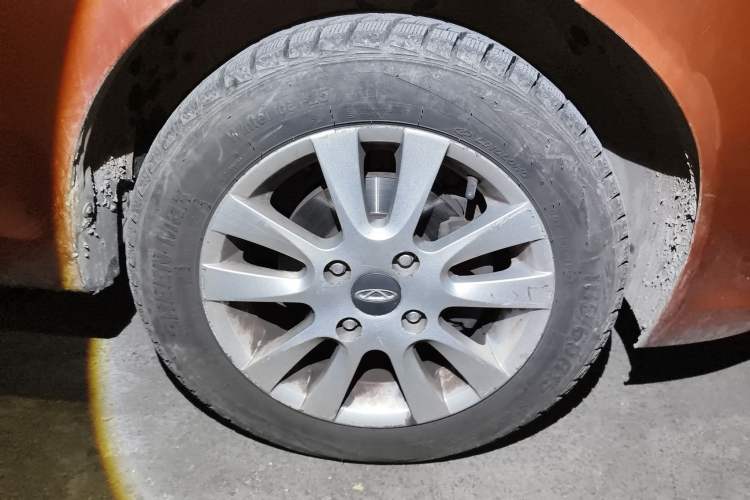 Used Chery Fengyun 2 2015 1.5L Manual New Edition Right Front Wheel Hub