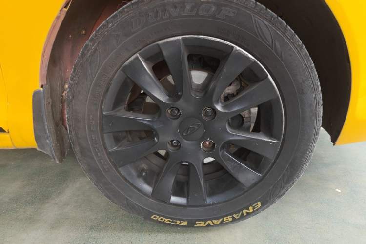 Used Chery Fengyun 2 2015 1.5L Manual New Edition Right Front Wheel Hub