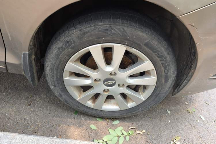 Used Chery Fengyun 2 2015 1.5L Manual New Edition Right Front Wheel Hub