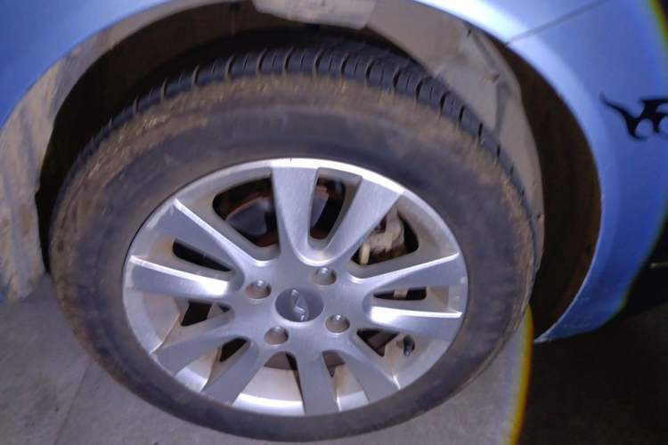 Used Chery Fengyun 2 2016 1.5L Manual Value Edition Right Front Wheel Hub