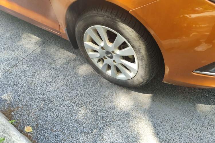 Used Chery Fengyun 2 2016 1.5L Manual Value Edition Right Front Wheel Hub