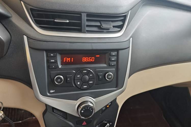 Used Chery Fengyun 2 2016 1.5L Manual Value Edition Audio And AC Panel