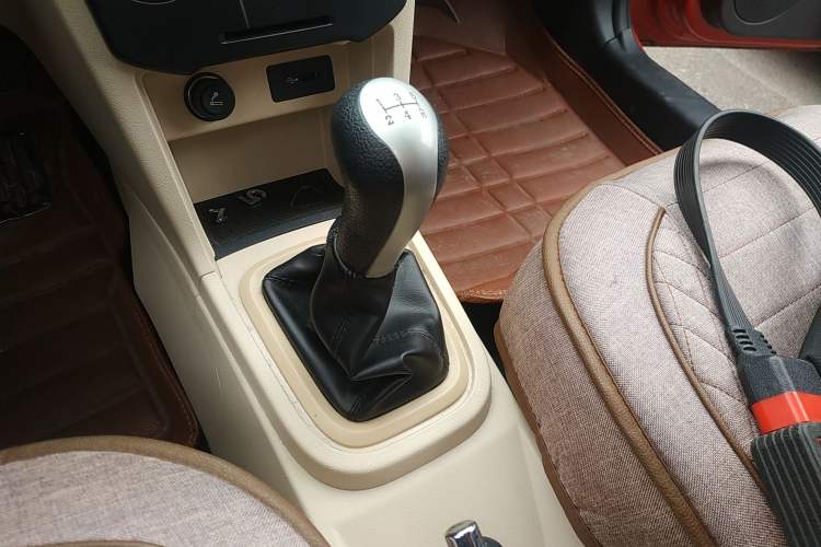 Used Chery Fengyun 2 2016 1.5L Manual Value Edition Gear Lever