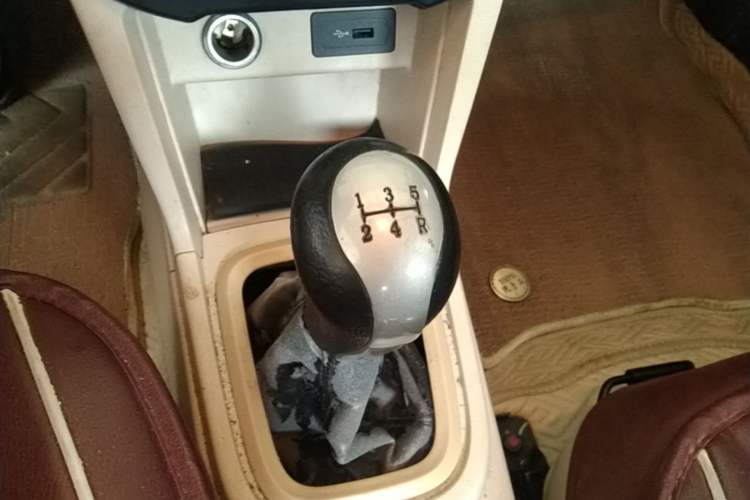 Used Chery Fengyun 2 2016 1.5L Manual Value Edition Gear Lever