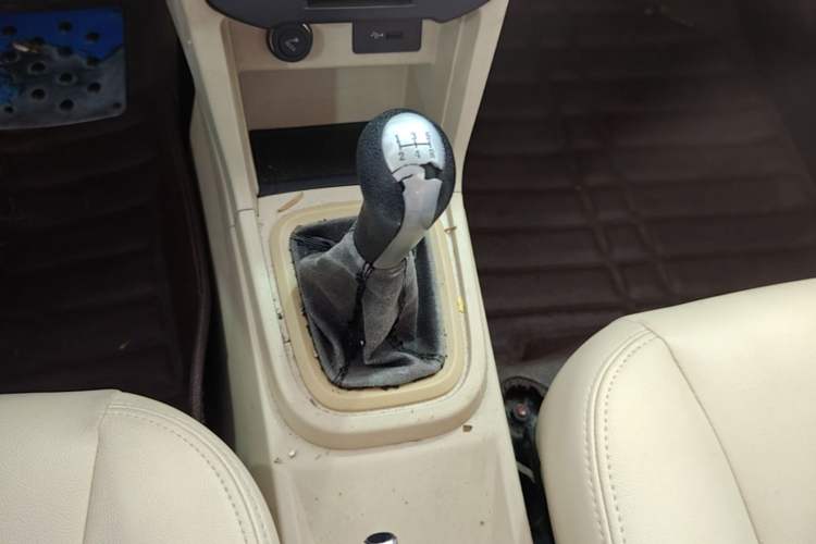 Used Chery Fengyun 2 2016 1.5L Manual Value Edition Gear Lever