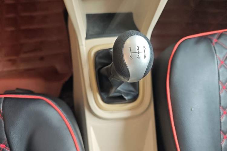 Used Chery Fengyun 2 2016 1.5L Manual Value Edition Gear Lever