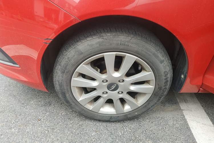 Used Chery Fengyun 2 2016 1.5L Manual Value Edition Left Front Wheel Hub