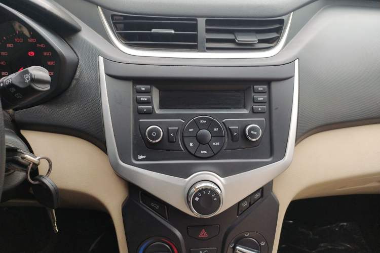 Used Chery Fengyun 2 2016 1.5L Manual Value Edition Audio And AC Panel