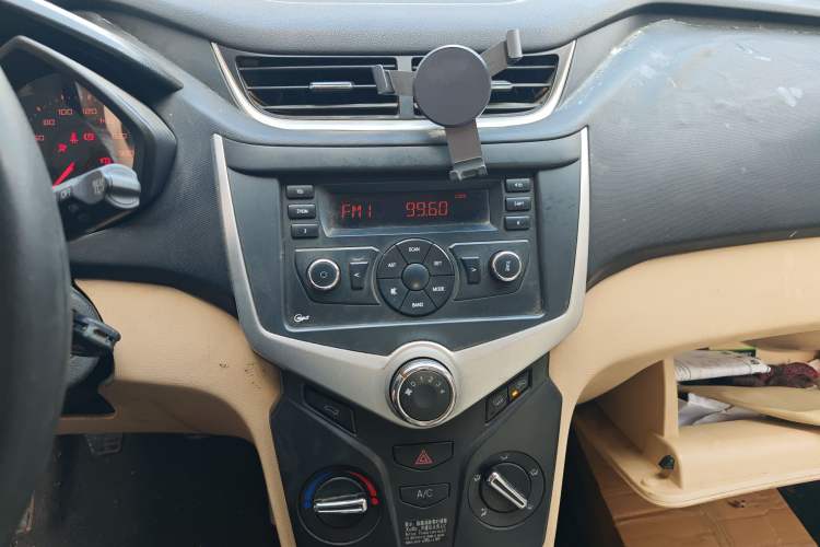 Used Chery Fengyun 2 2016 1.5L Manual Value Edition Audio And AC Panel